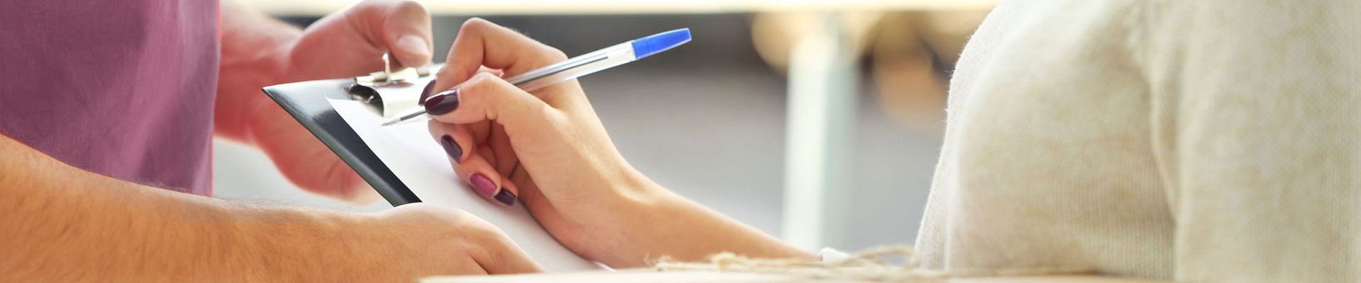 Site yönetimi, çok sayıda insana hitap etmesinden ve birçok farklı etmenin aynı anda kontrol altında tutulması gerektiğinden yönetim sistemine ihtiyaç duyar.